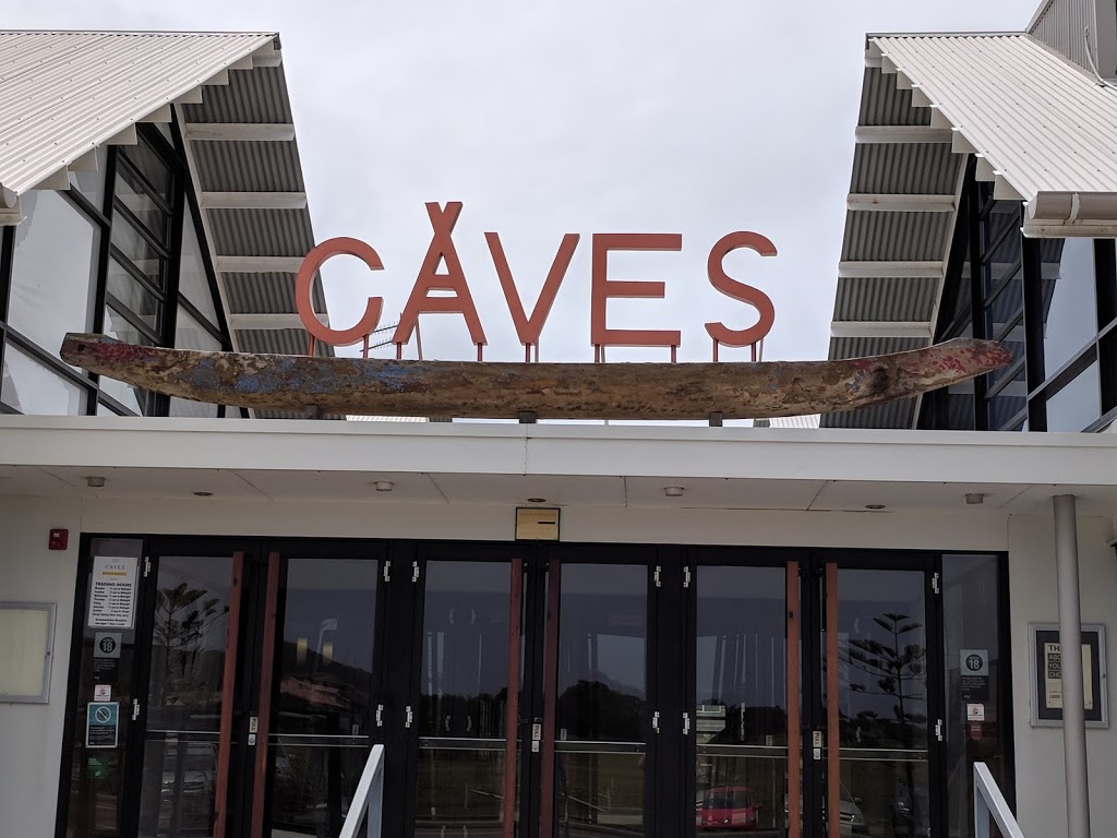 Caves Coastal Bar & Bungalows | 27 Mawson Cl, Caves Beach NSW 2281, Australia | Phone: (02) 4980 9999