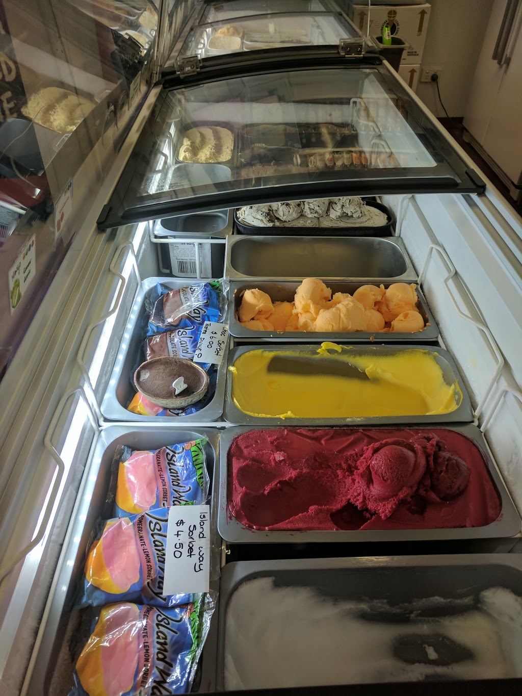 Curtis Falls Lolly Shop & Ice-Creamery | store | 2-8 Eagle Heights Rd, North Tamborine QLD 4272, Australia