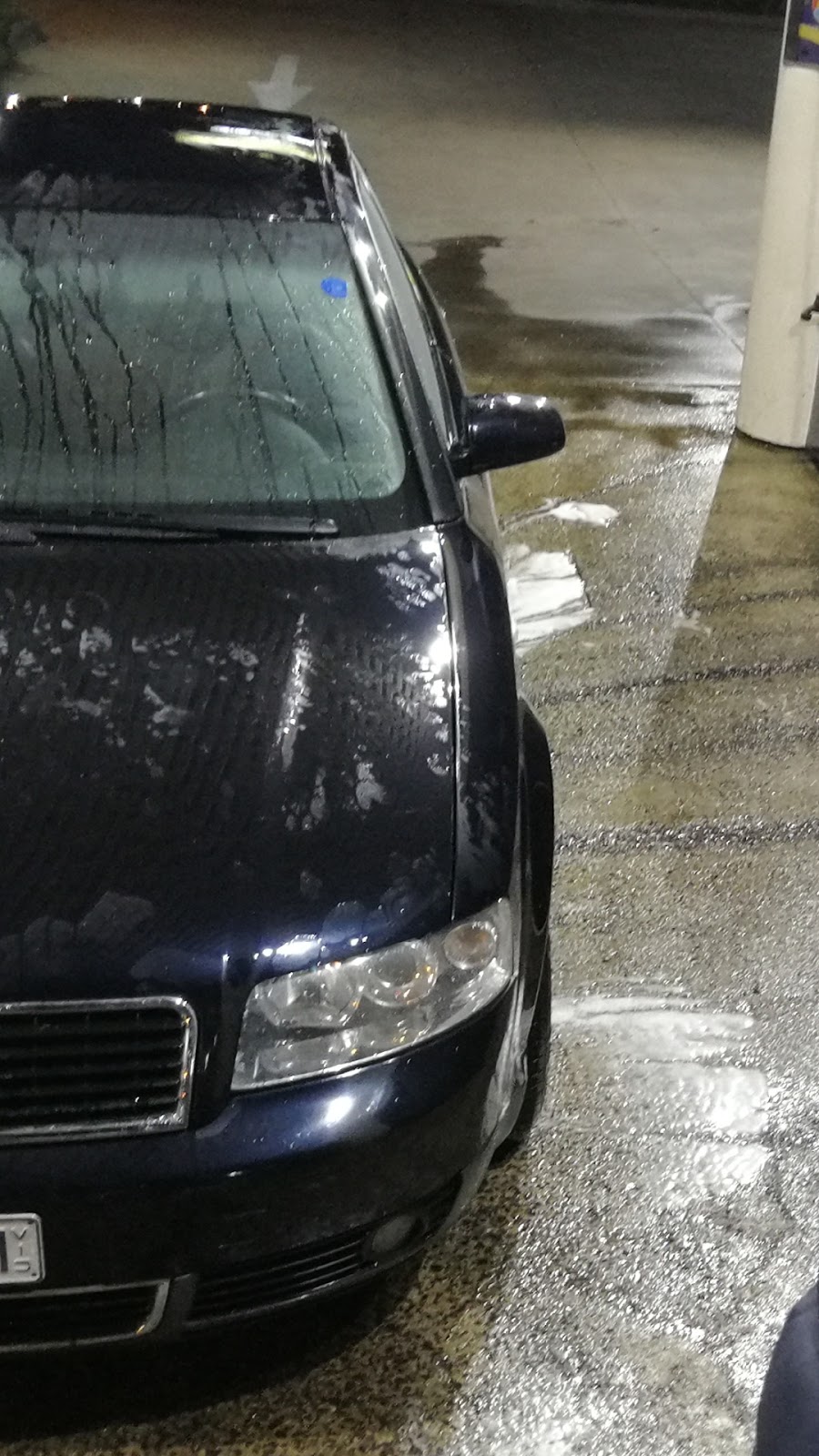 WashNGlow car wash | 97 Raglan St, Preston VIC 3072, Australia