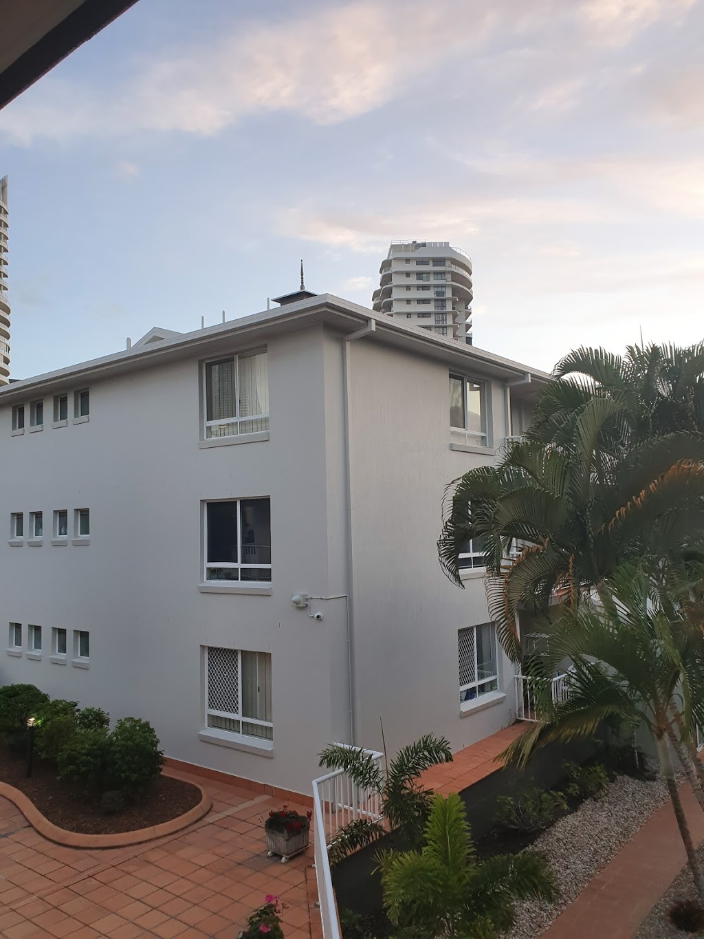 Bay Lodge Apartments | lodging | 35 Palm Ave, Surfers Paradise QLD 4217, Australia | 0755922811 OR +61 7 5592 2811