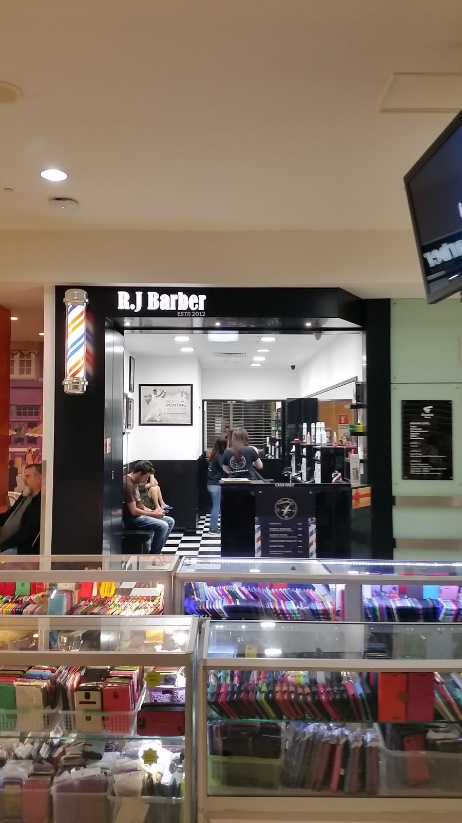 Buranda Barber | hair care | SP015 R.J Barber.264, Ipswich Rd, Woolloongabba QLD 4102, Australia | 0404345611 OR +61 404 345 611