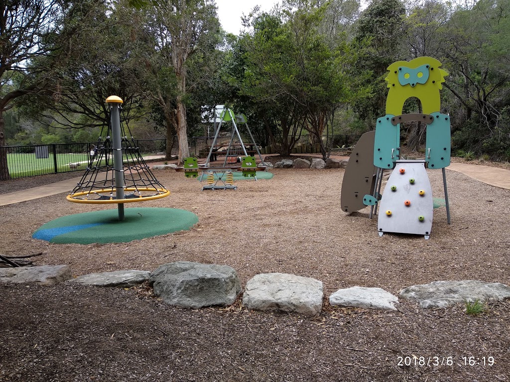 Castle Cove Park | park | 36 Holly St, Castle Cove NSW 2069, Australia | 0297771000 OR +61 2 9777 1000