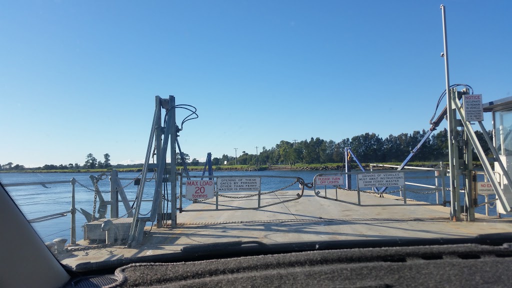 Comerong Island Ferry | Berrys Canal, Numbaa NSW 2540, Australia | Phone: 0448 611 100