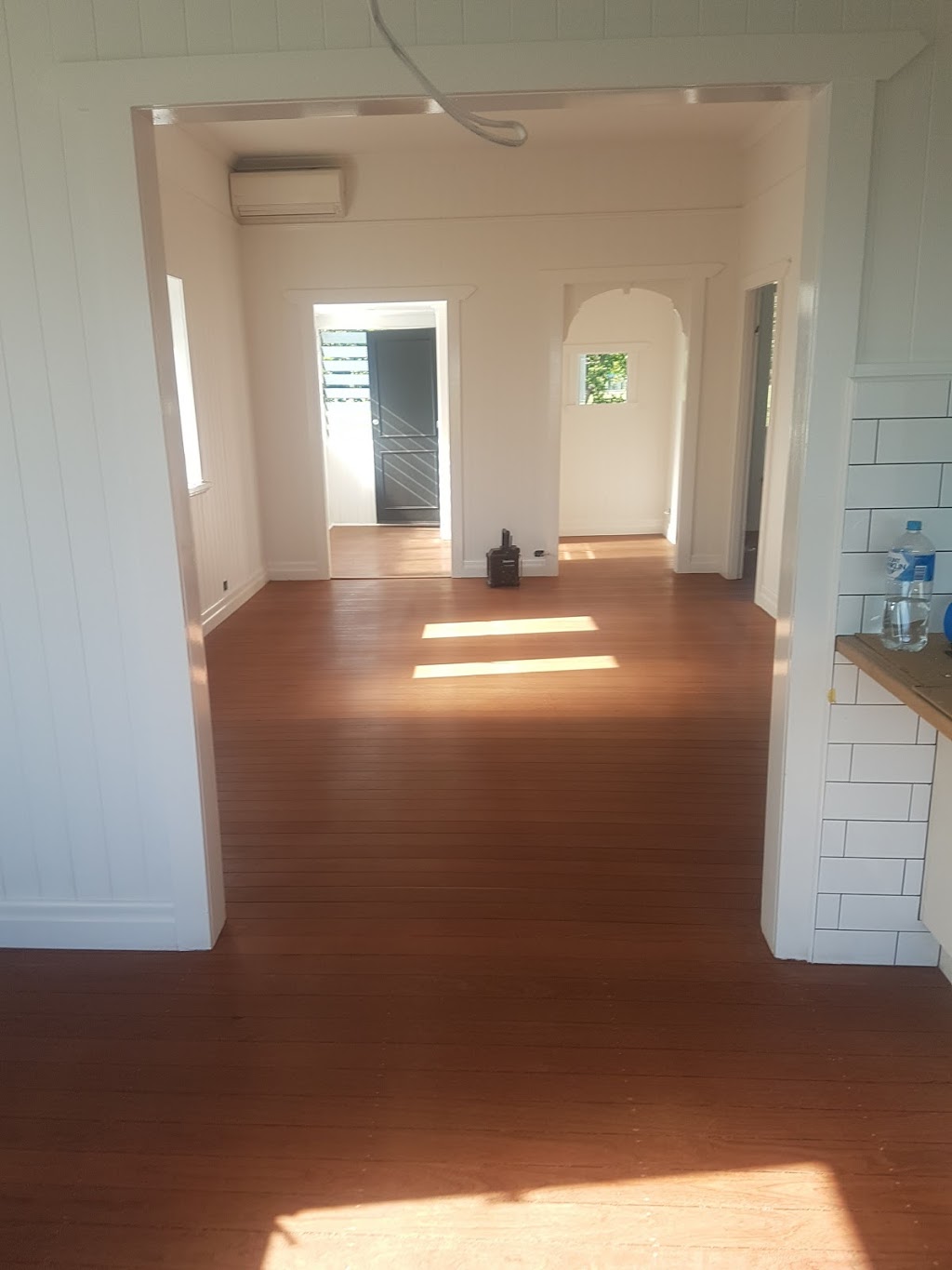 Moretons timber floor sanding | 12 Cupania St, Victoria Point QLD 4165, Australia | Phone: 0488 668 278