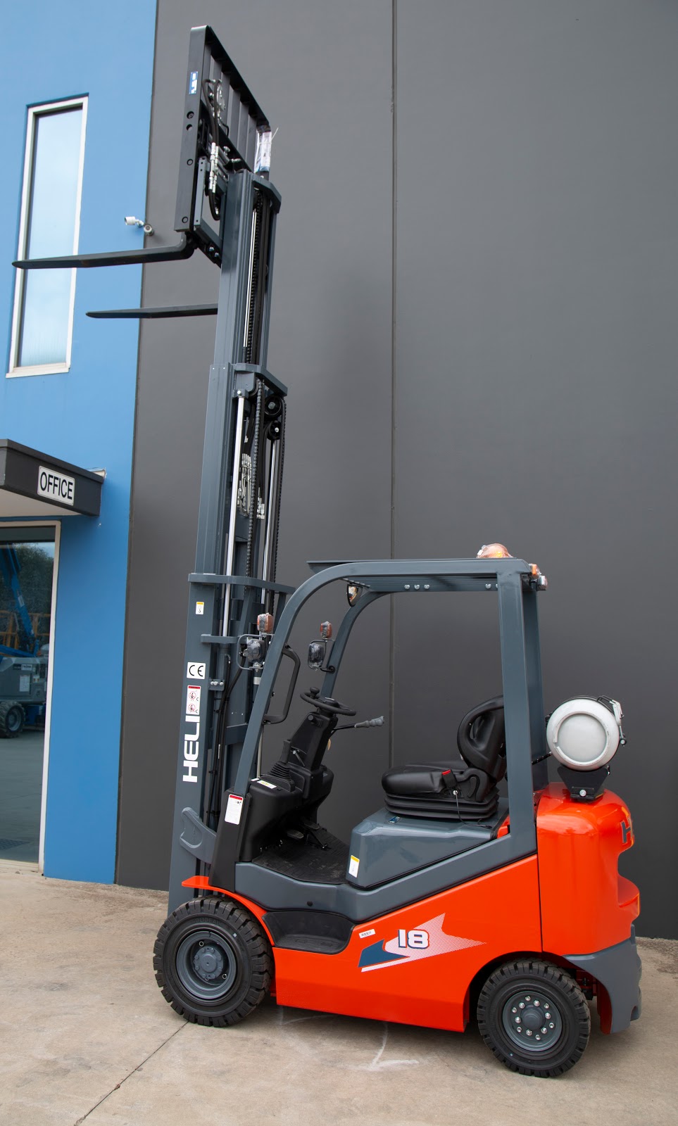 Auslift Crane & Access Hire | store | 2/2/4 Souffi Pl, Dandenong South VIC 3175, Australia | 0397027977 OR +61 3 9702 7977