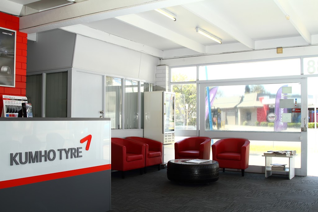 Morley Tyre Center - Kumho Platinum | car repair | 281 Walter Rd W, Perth WA 6062, Australia | 0892763488 OR +61 8 9276 3488