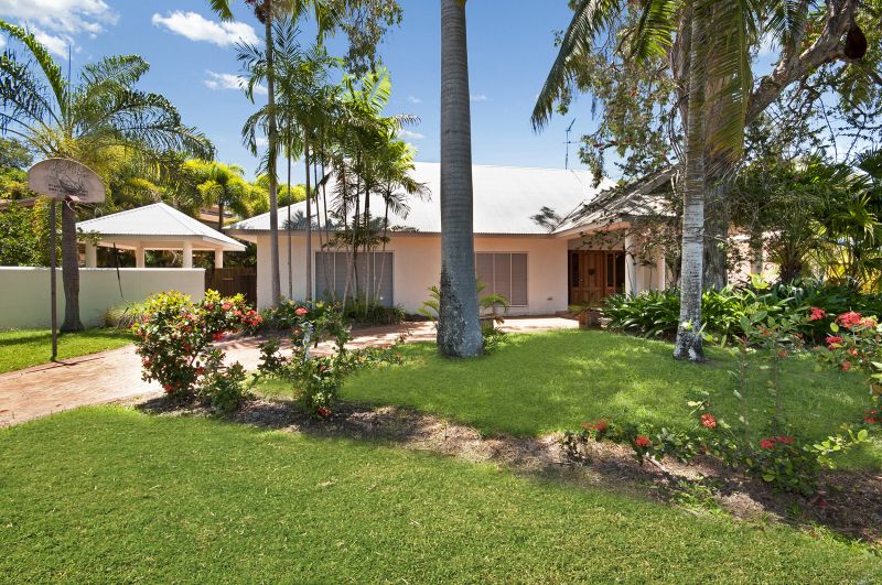 Solander House | 15 Solander Blvd, Port Douglas QLD 4877, Australia | Phone: (07) 4099 4789