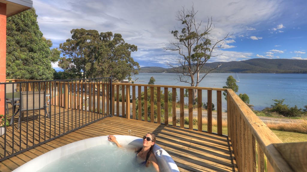 The Beach House | lodging | 49 Bay View Rd, Dover TAS 7117, Australia | 0362981441 OR +61 3 6298 1441