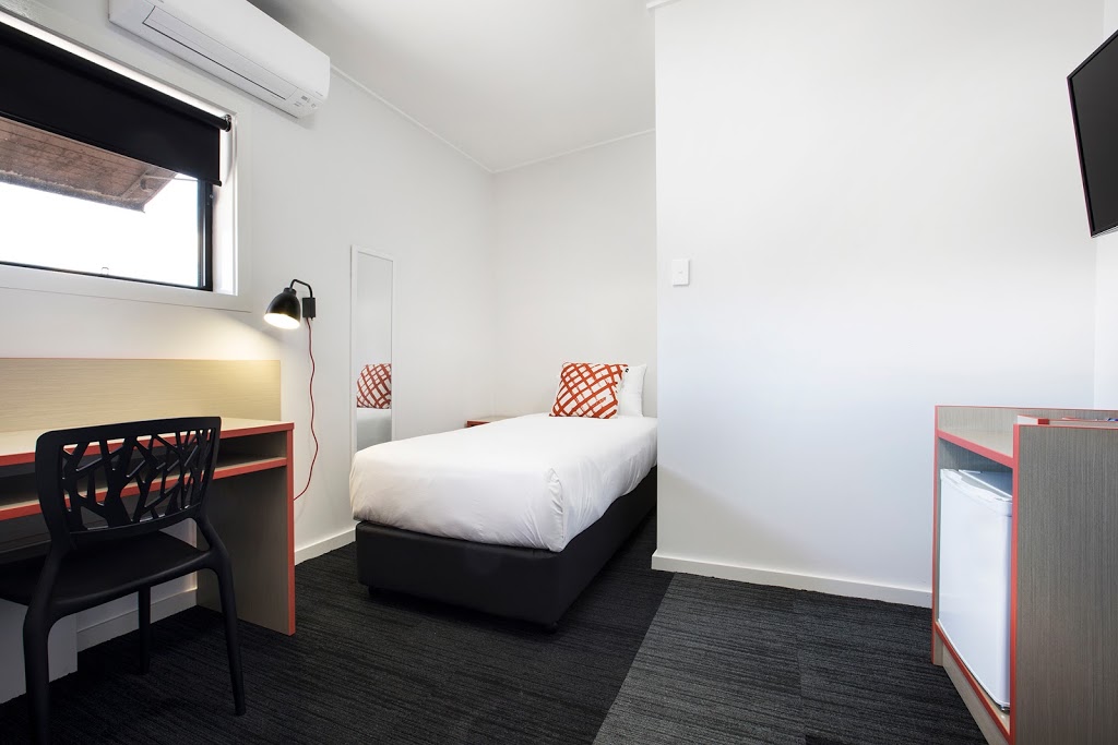 Villawood Hotel | 924 Woodville Rd, Villawood NSW 2163, Australia | Phone: (02) 9724 4231