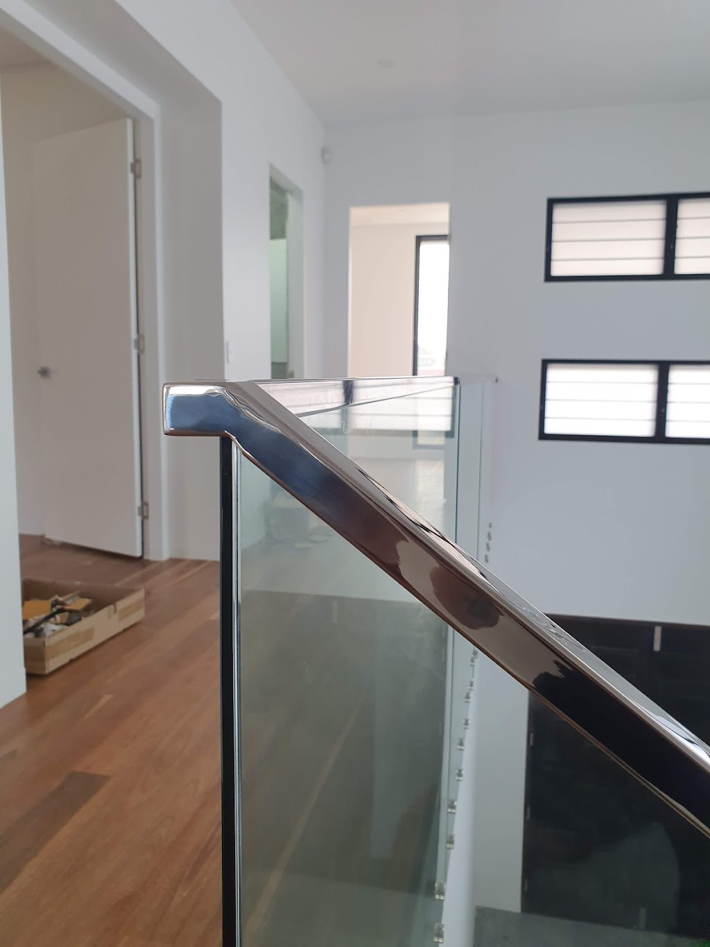 Clearly Glass | 5/86 Wilkie St, Yeerongpilly QLD 4105, Australia | Phone: (07) 3392 7300