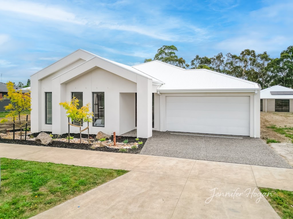 Longvue Design & Build | 27 Corsair Bvd, Drouin VIC 3818, Australia | Phone: 1300 885 786