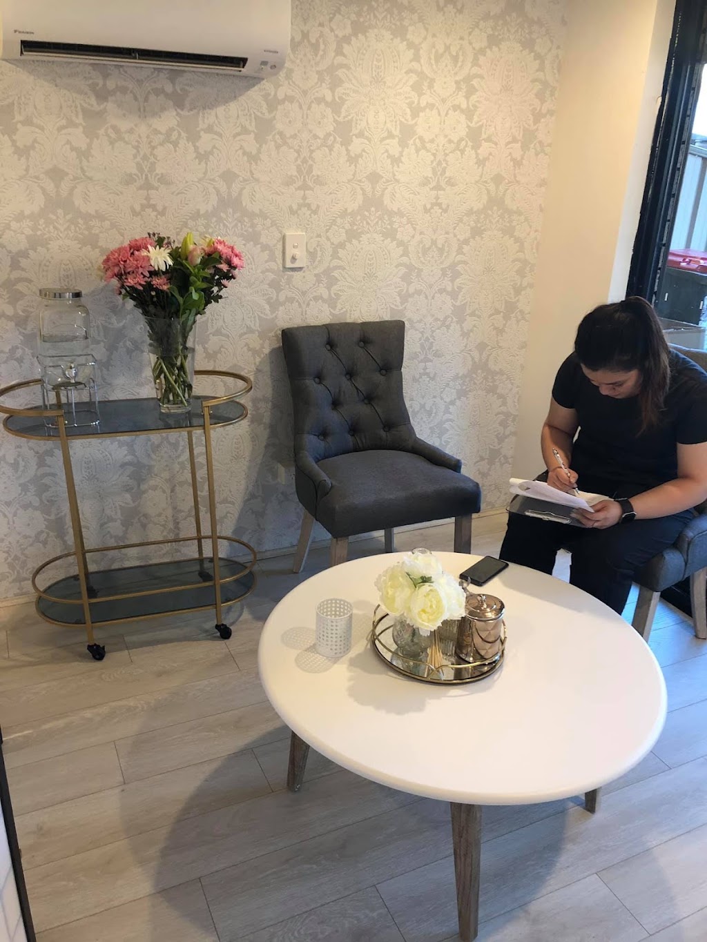 Slimming & Beauty Clinic | 50 Province St, Abbotsbury NSW 2176, Australia | Phone: 0413 604 447