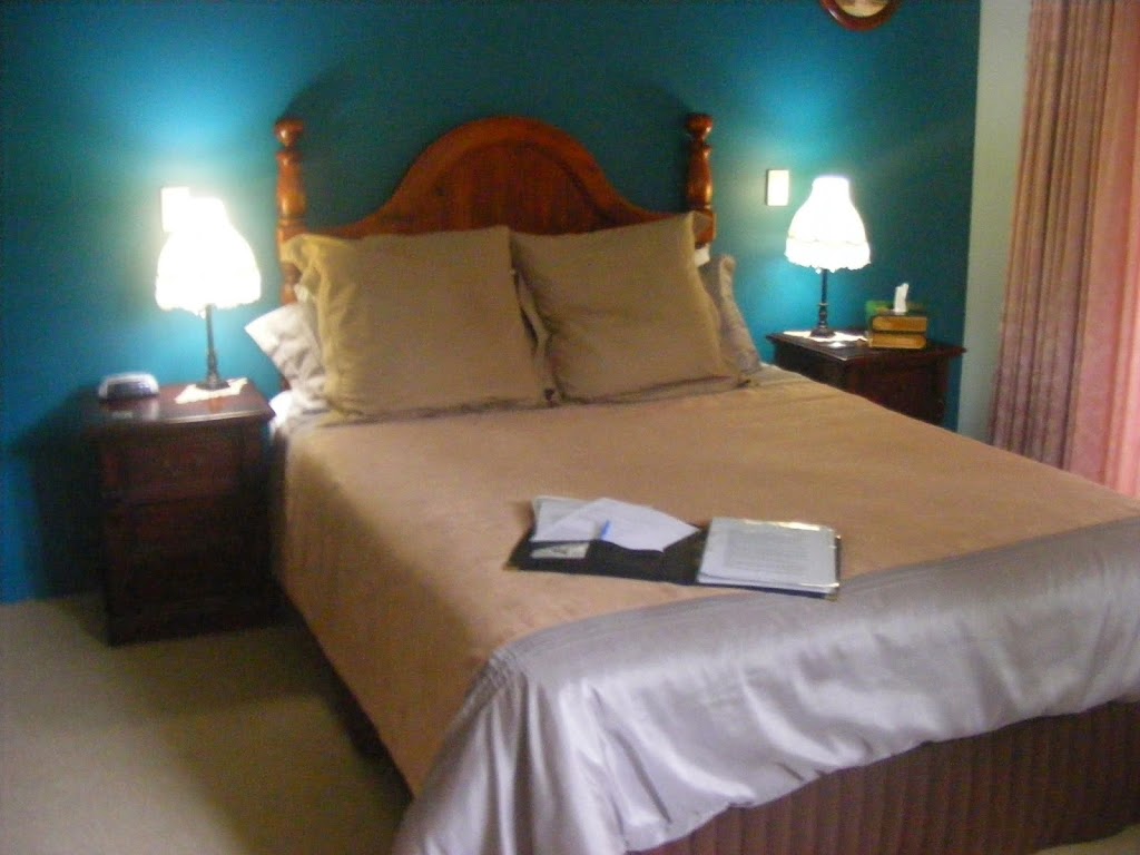 Tambaridge Bed & Breakfast | lodging | 1718 Tamborine Oxenford Rd, Wongawallan QLD 4210, Australia | 0755454643 OR +61 7 5545 4643