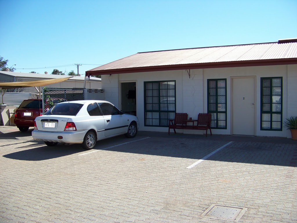 Motel Poinsettia | 24 Burgoyne St, Port Augusta West SA 5700, Australia | Phone: (08) 8642 2411