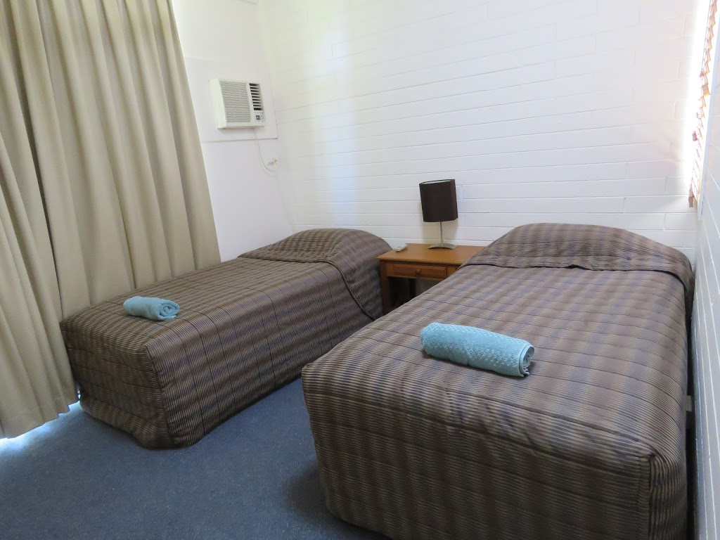 Emerald Gardens Motel & Apartments | 2 Harris St, Emerald QLD 4720, Australia | Phone: (07) 4987 6222