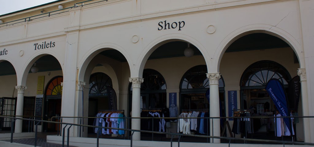Between The Flags | clothing store | 2 Queen Elizabeth Dr, Bondi Beach NSW 2026, Australia | 0293654063 OR +61 2 9365 4063
