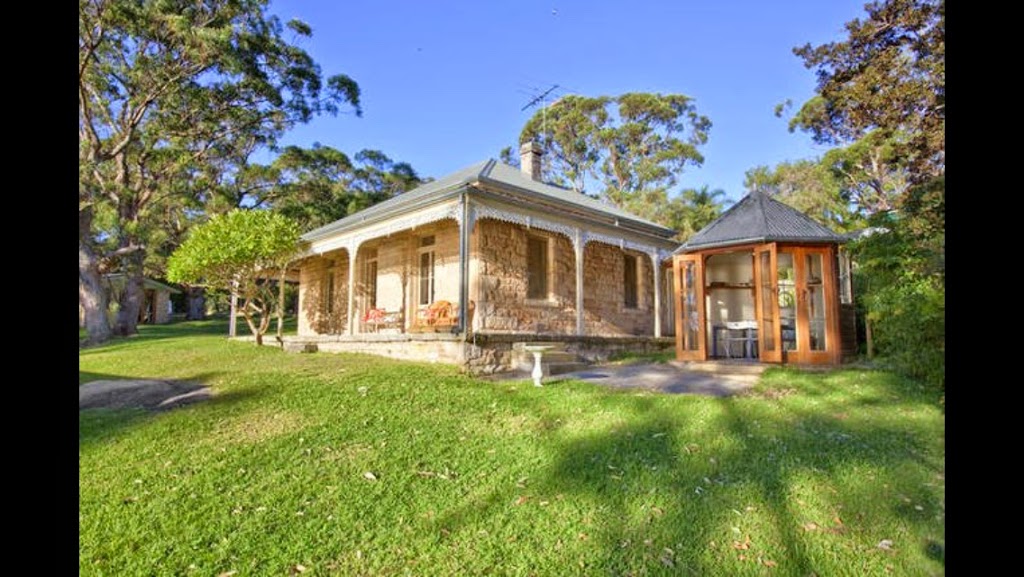 Simpson Cottage Bundeena | 8 Simpson Rd, Bundeena NSW 2026, Australia | Phone: 0413 275 453