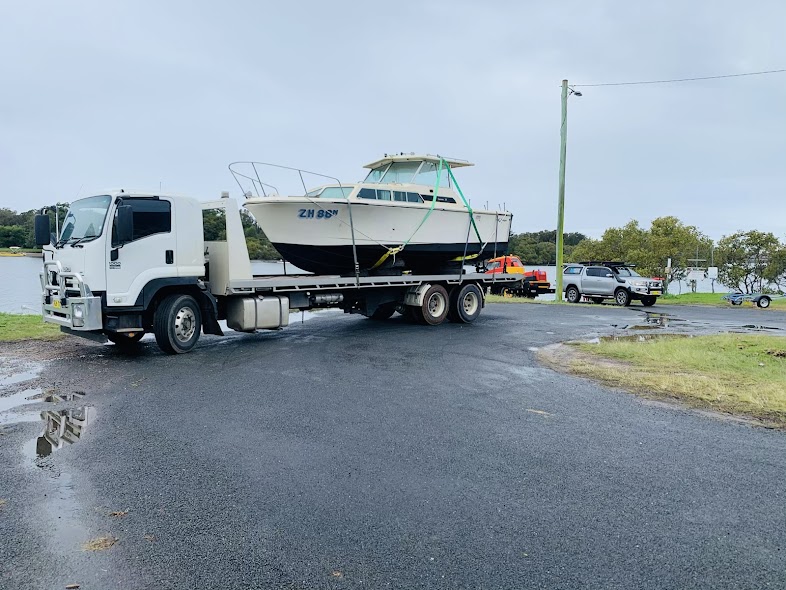 Port Macquarie Tilt Tray Towing | 501 Rollands Plains Rd, Telegraph Point NSW 2441, Australia | Phone: 0404 477 531