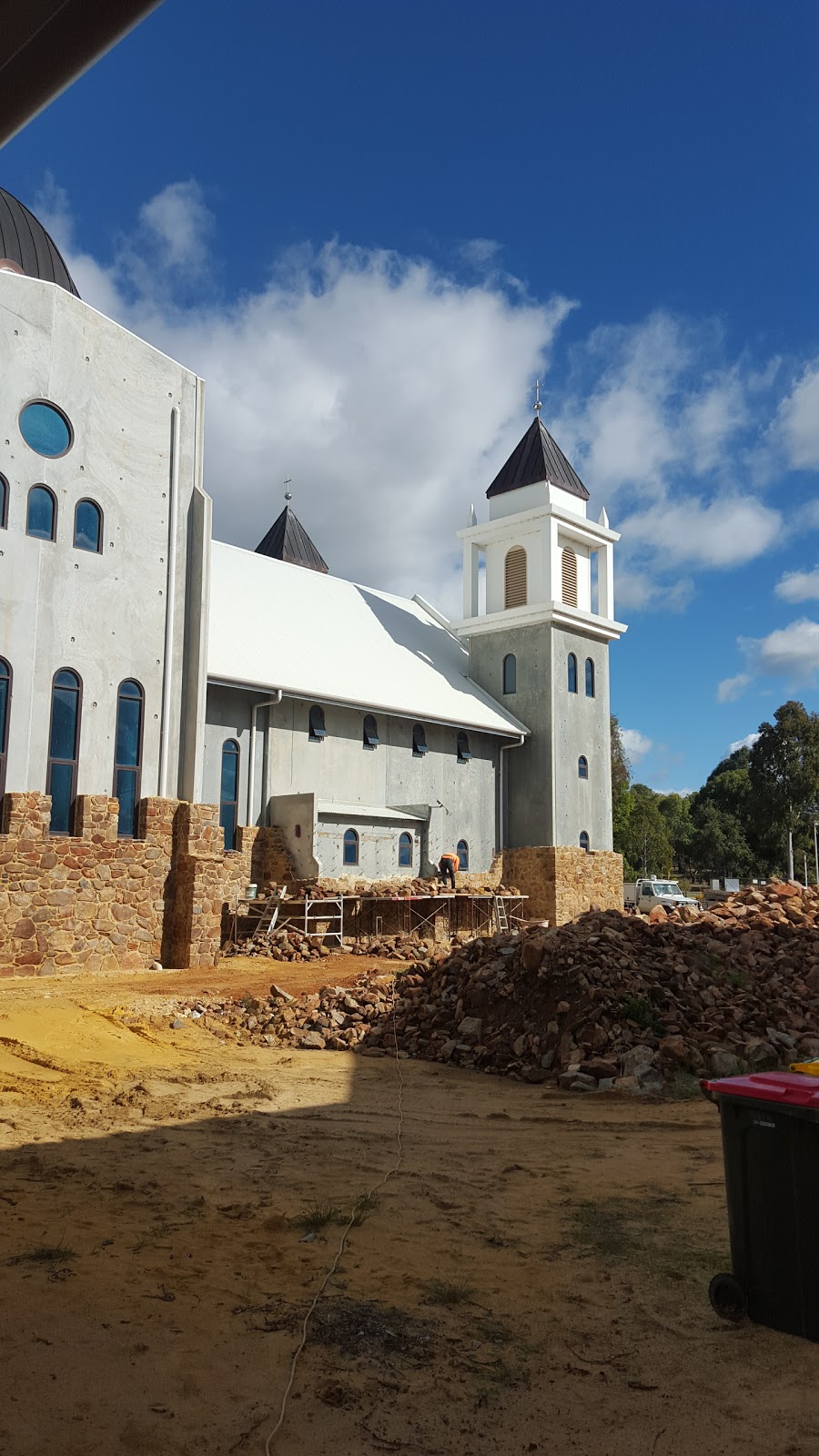 Divine Mercy Catholic Church | church | 34 Santa Gertrudis Dr, Lower Chittering WA 6084, Australia | 0895718068 OR +61 8 9571 8068