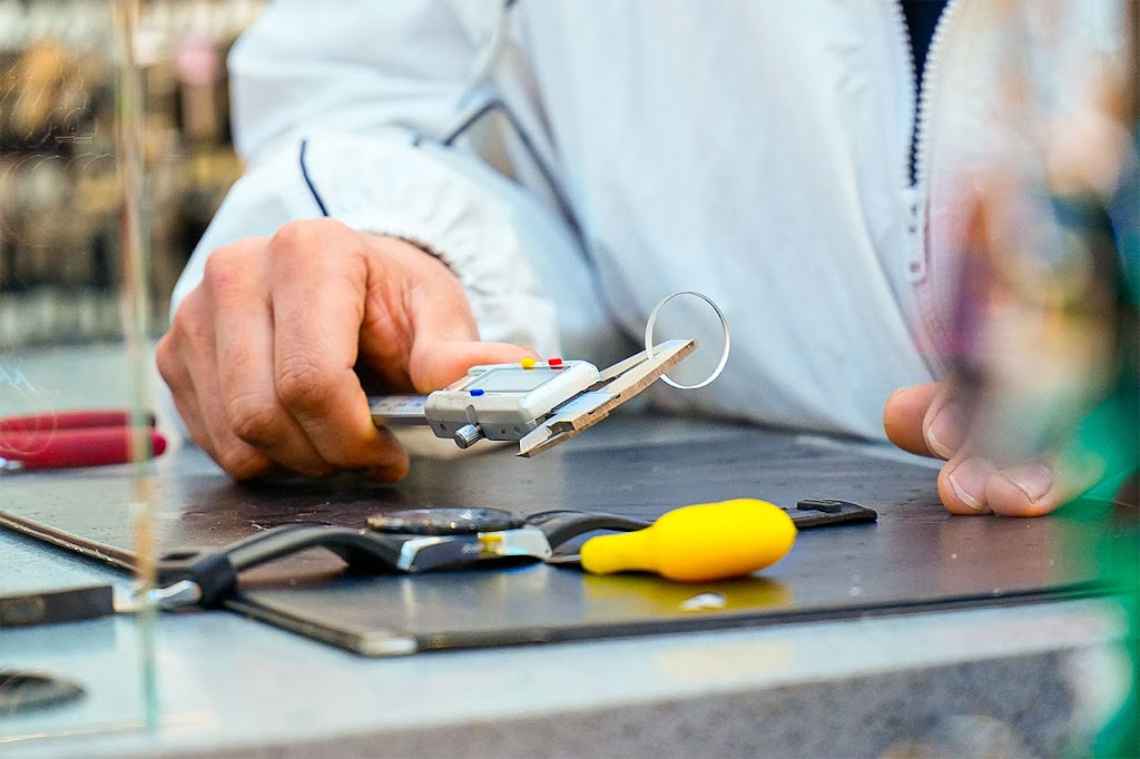 The Fix Guys | Shop TK13, Near Big W ERINA FAIR, Karalta Rd, Erina NSW 2250, Australia | Phone: 0415 409 879