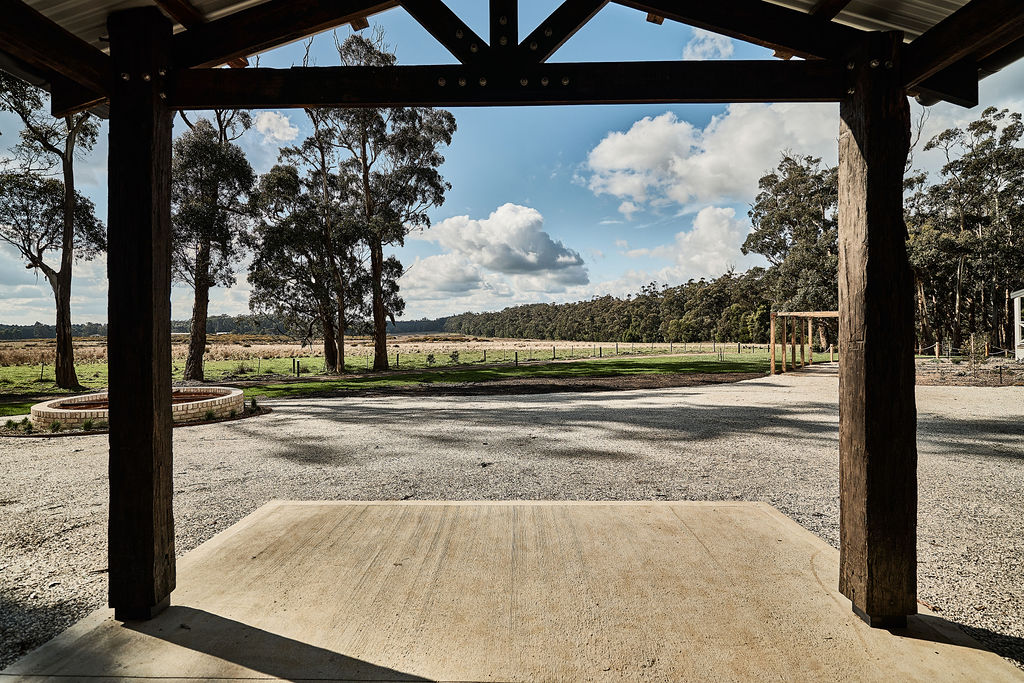 Leonards Hill Estate | 2195 Ballan-Daylesford Rd, Leonards Hill VIC 3461, Australia | Phone: 0411 081 200