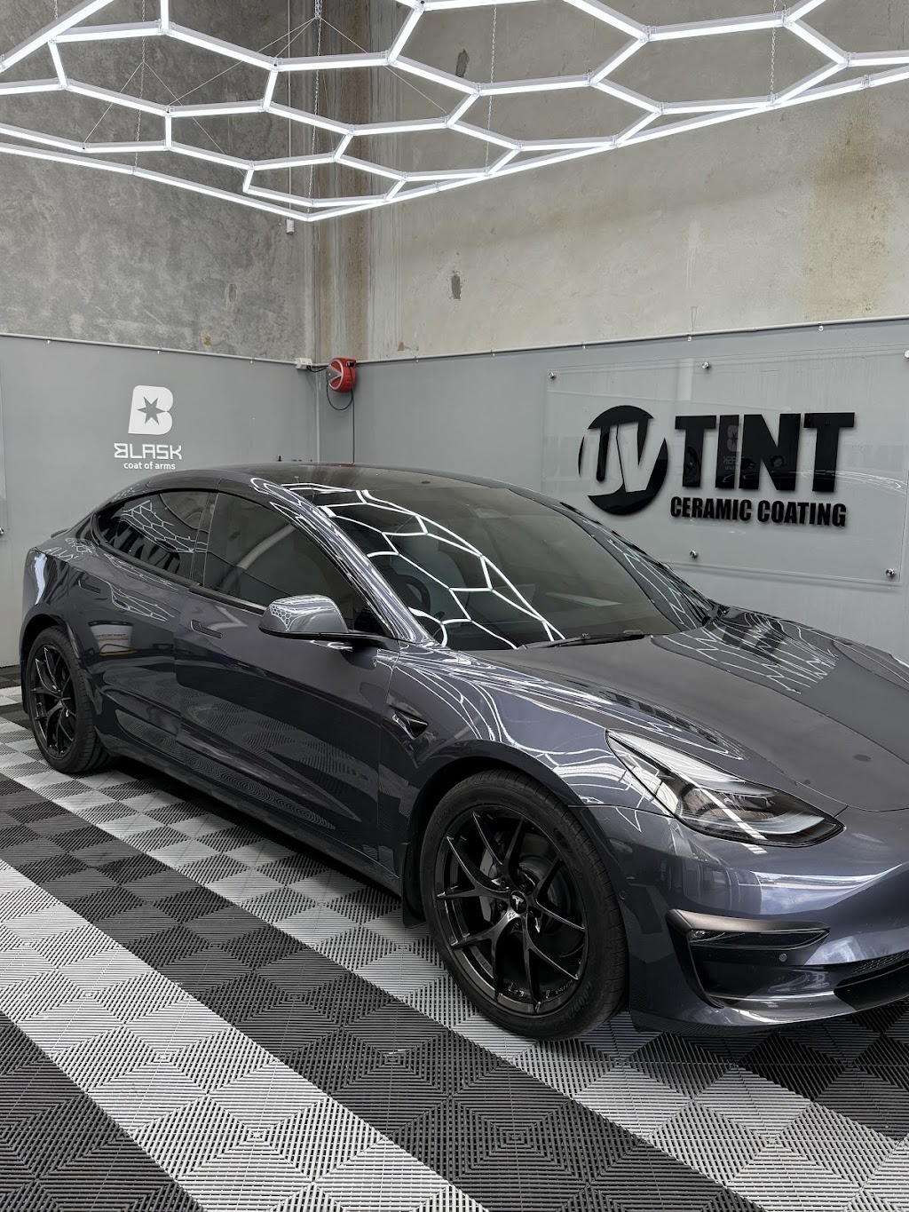 UV Tints | Unit 3/4 Essex St, Minto NSW 2566, Australia | Phone: (02) 8711 6600