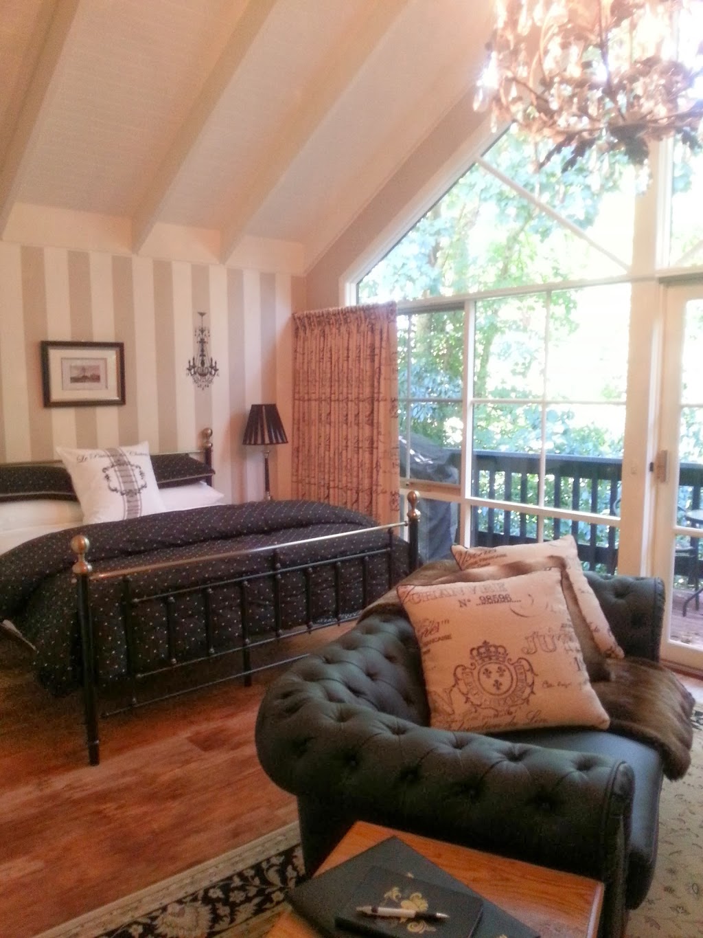 Belle Le Vie (Luxury Bed & Breakfast Accommodation) | lodging | 77 Hilton Rd, Sassafras VIC 3787, Australia | 0397552425 OR +61 3 9755 2425