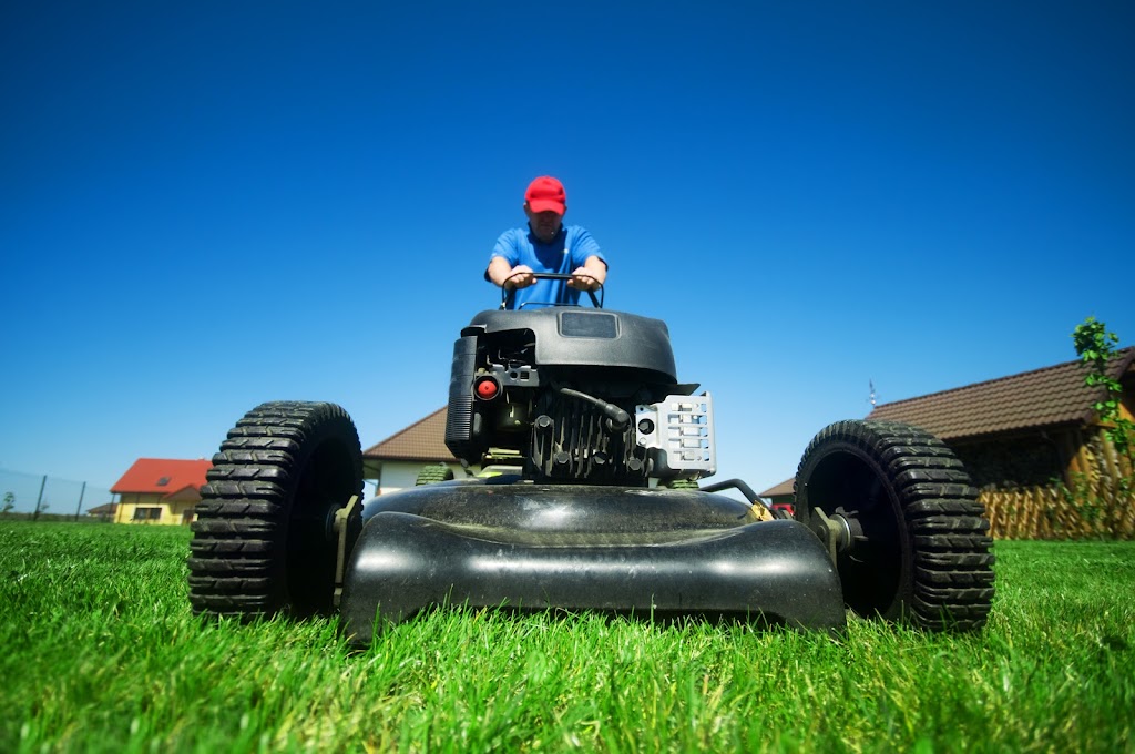 EZMow | 100 Nearra St, Deagon QLD 4017, Australia | Phone: 0450 669 592