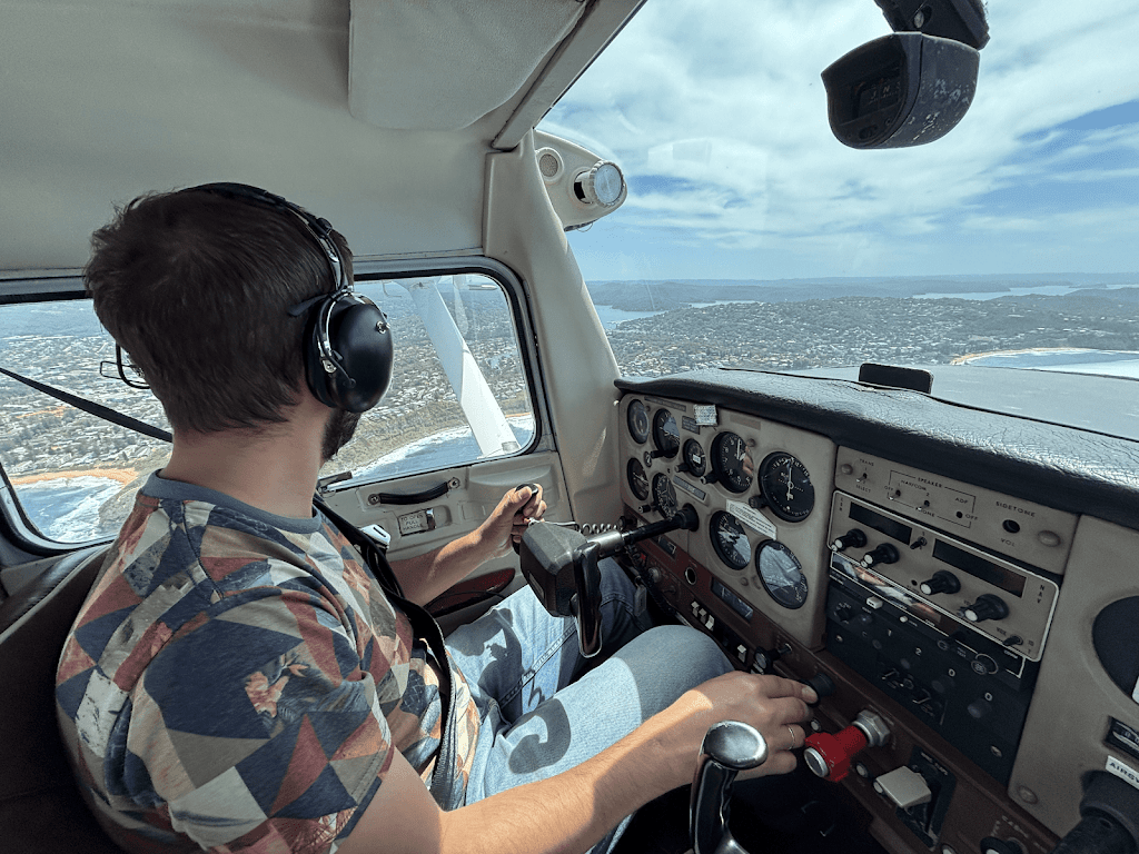 Flight Academy Bankstown | 77 Tower Rd, Bankstown Aerodrome NSW 2198, Australia | Phone: (02) 9791 9155