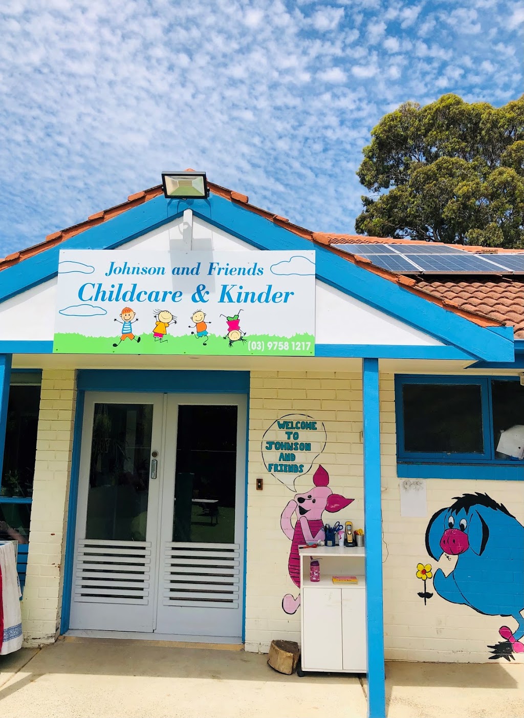 Johnson and Friends Childcare & Kinder |  | 779 Burwood Hwy, Ferntree Gully VIC 3156, Australia | 0397581217 OR +61 3 9758 1217