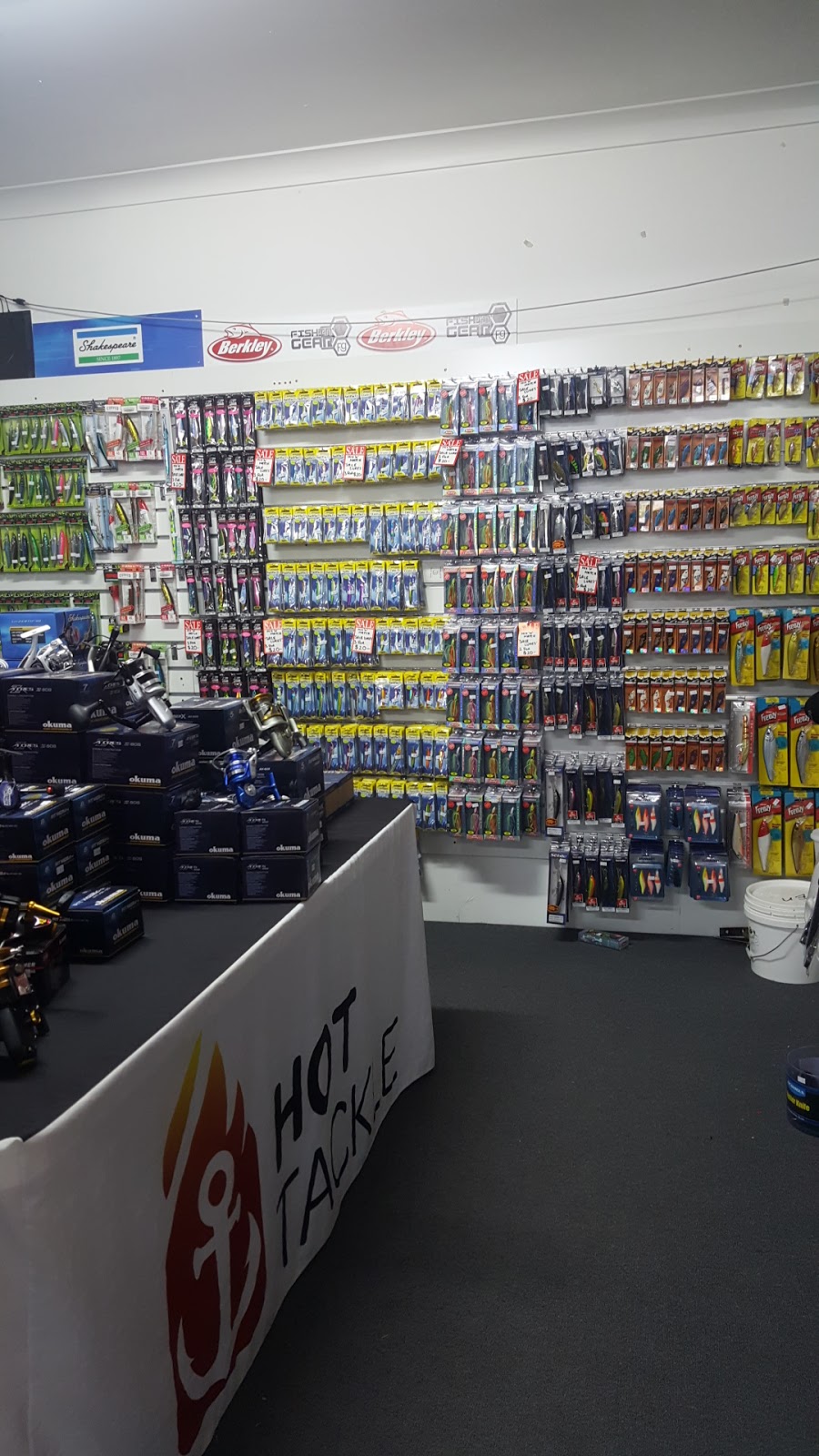 Hot Tackle | store | 85 Cary St, Toronto NSW 2250, Australia | 0249595276 OR +61 2 4959 5276