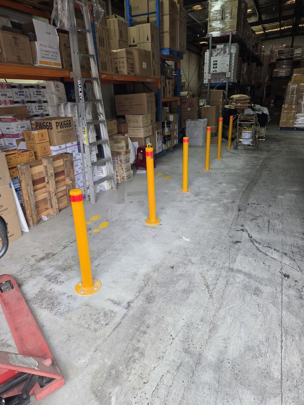 Quality linemarking & bollard installation | 685 Koo Wee Rup-Longwarry Rd, Bayles VIC 3981, Australia | Phone: 0432 802 308