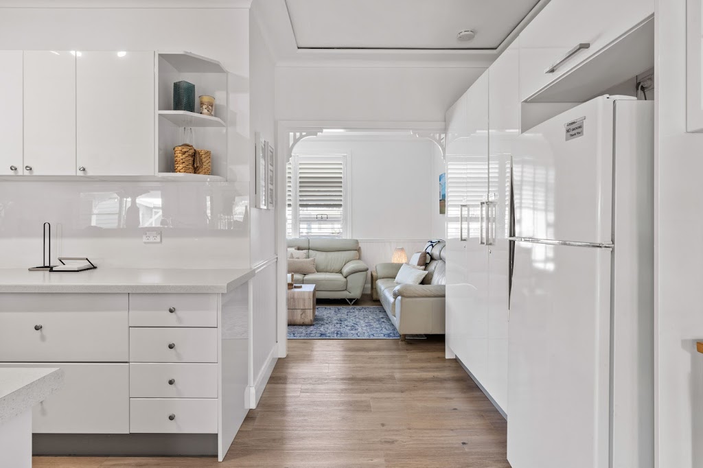 Spa and Chill Lodge Budgewoi | 83 Diamond Head Dr, Budgewoi NSW 2262, Australia | Phone: 0414 294 840