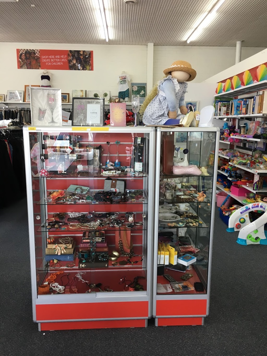 Save the Children Op Shop | store | 3/1296 Albany Hwy, Cannington WA 6107, Australia | 0893569368 OR +61 8 9356 9368