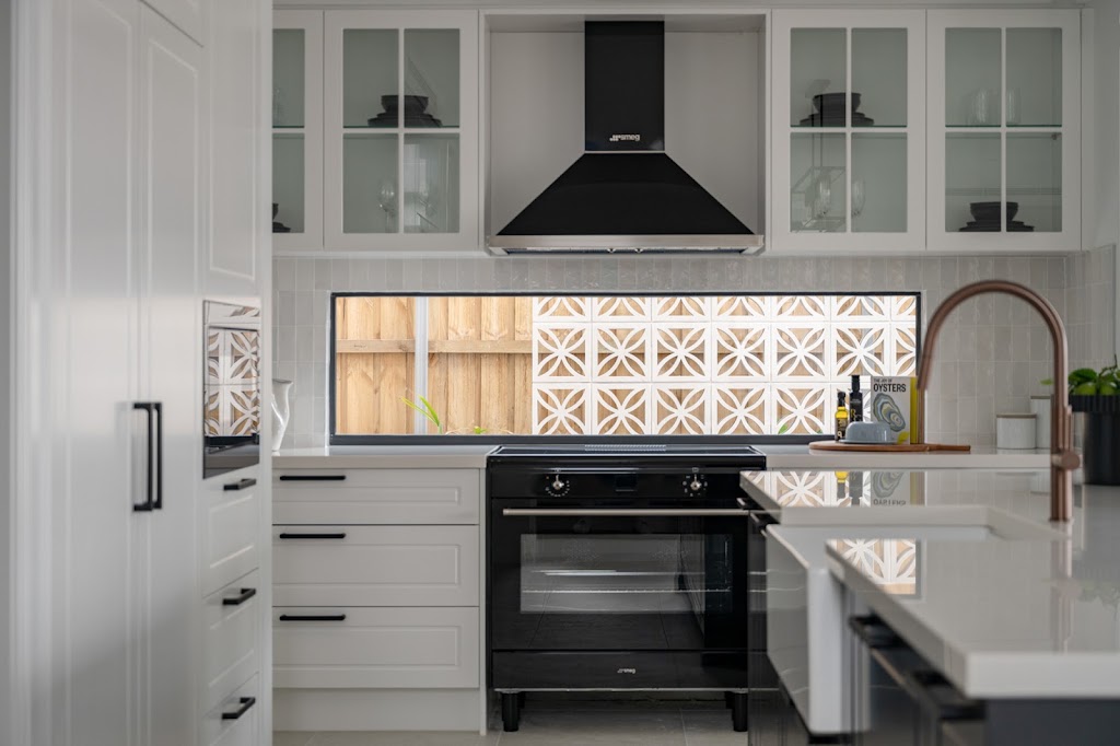 Wisdom Homes - Menangle Park Display Centre | 10 Subzero Cr, Menangle Park NSW 2563, Australia | Phone: (02) 4606 2419
