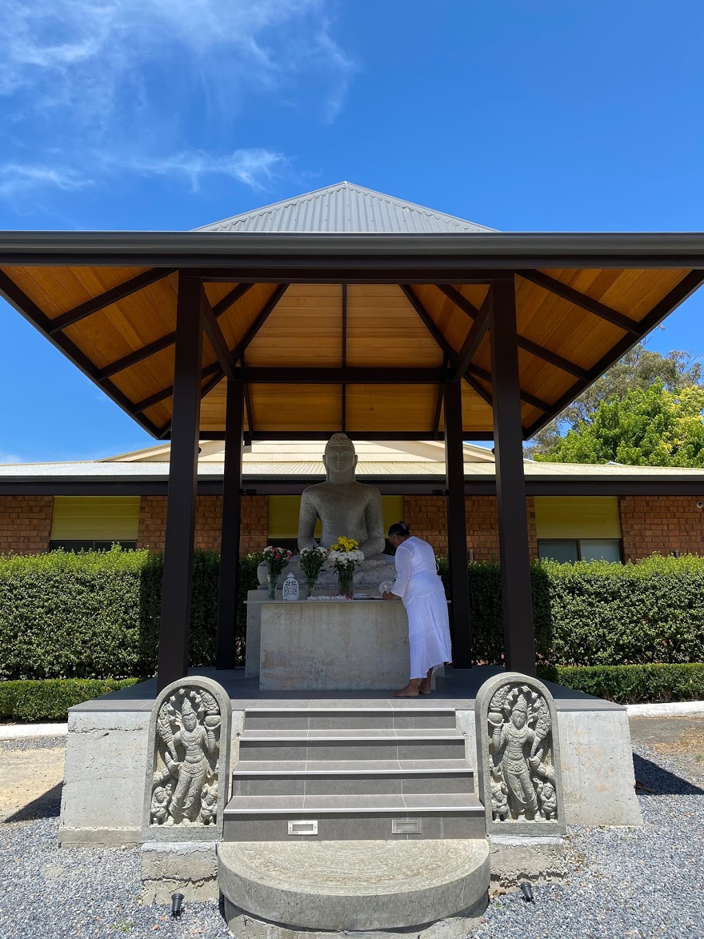 Adelaide Sri Lanka Buddhist Vihara | place of worship | 8 James St, Crafers SA 5152, Australia | 0883393649 OR +61 8 8339 3649