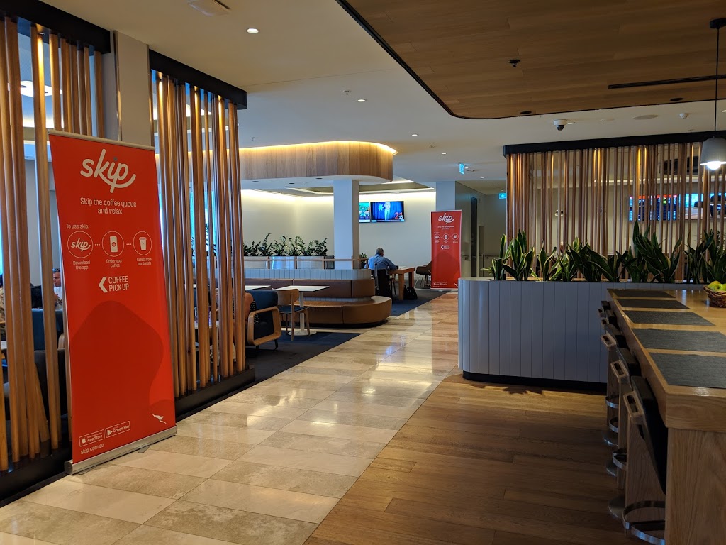 Qantas Business Lounge | night club | Perth Airport WA 6105, Australia