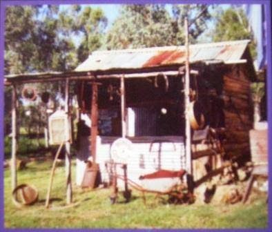 Miners Cottage Rubyvale | 65 Goanna Flat Rd, The Gemfields QLD 4702, Australia | Phone: (07) 4985 4531
