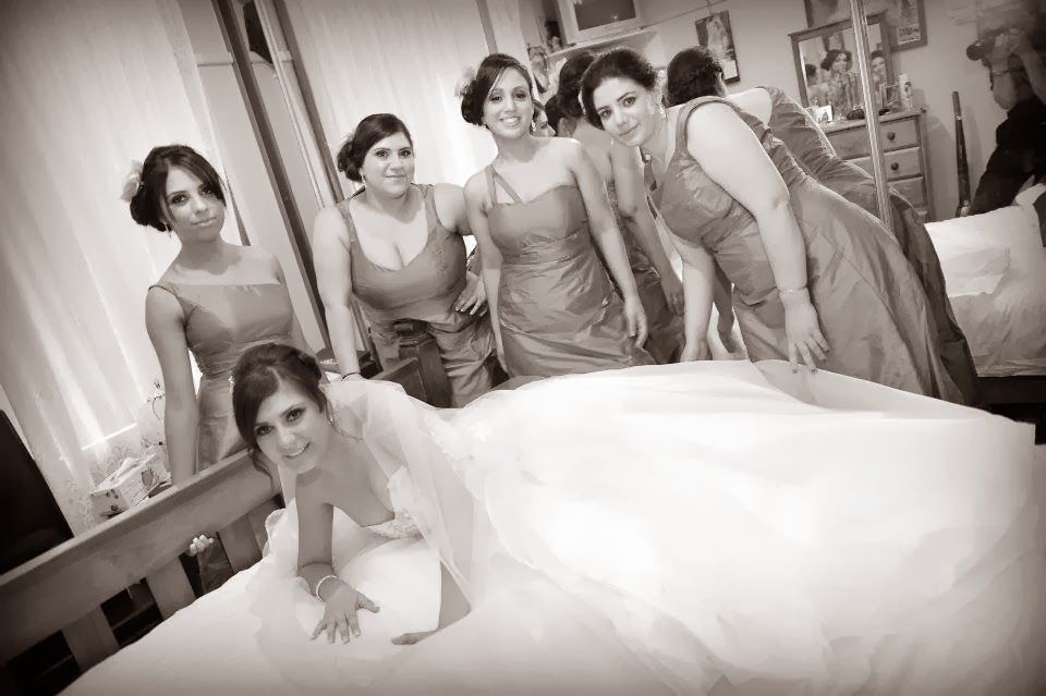 Vellos Bridal | 174 Attunga Rd, Yowie Bay NSW 2228, Australia | Phone: 0413 212 795