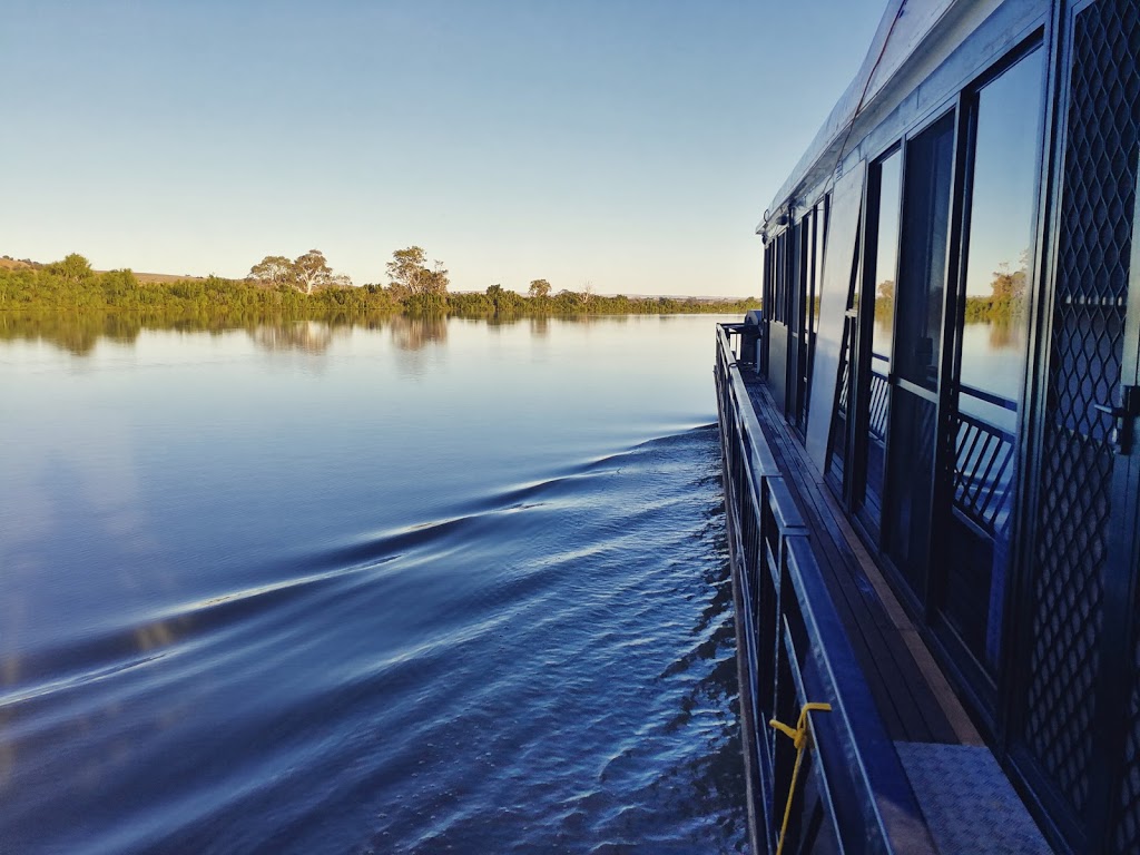 Oz Houseboats | travel agency | Murray Bridge Marina Camping and Caravan Park, 100 Roper Rd, Murray Bridge SA 5253, Australia | 0438887807 OR +61 438 887 807