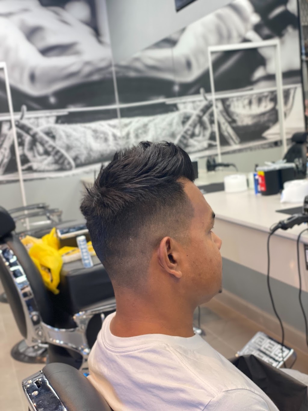 Ozman Barbershop | Waverley Gardens Shopping centre, Shop 6/271 Police Rd, Mulgrave VIC 3170, Australia | Phone: (03) 8522 8224