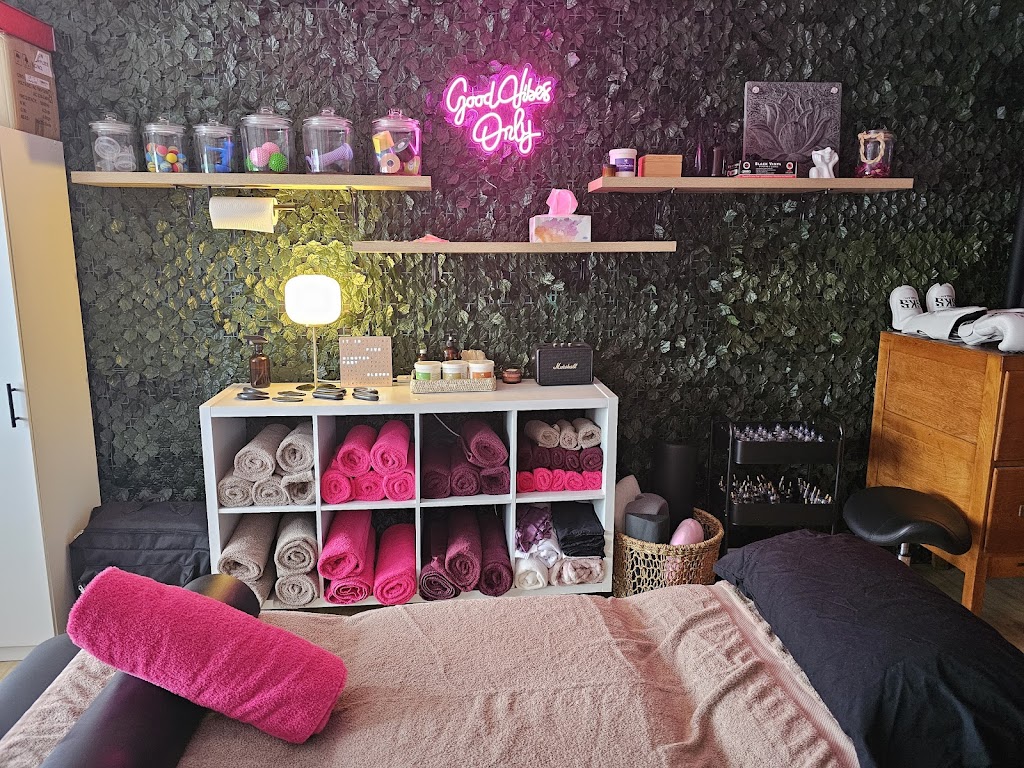 Magic Fox Massage and Therapies | U 40/5/11 Waynote Pl, Unanderra NSW 2526, Australia | Phone: 0402 497 187