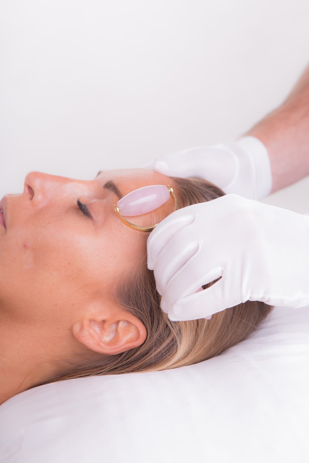 White Lotus Beauty | 38 Hellfire Pass, Lower Beechmont QLD 4211, Australia | Phone: (07) 3123 5998