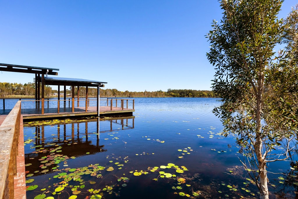 Sandstone Lakes Sales Centre - QM Properties | 1/7 Sandstone Blvd, Ningi QLD 4511, Australia | Phone: (07) 3874 0140