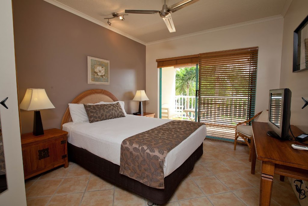 Coral Sands Beachfront Resort | Trinity Beach Rd & Moore St, Trinity Beach QLD 4879, Australia | Phone: (07) 4057 8800