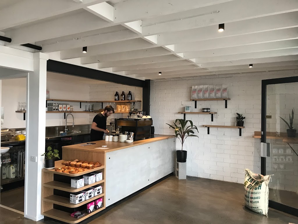 Legend Coffee And Culture | cafe | 4/401 Manns Rd, West Gosford NSW 2250, Australia