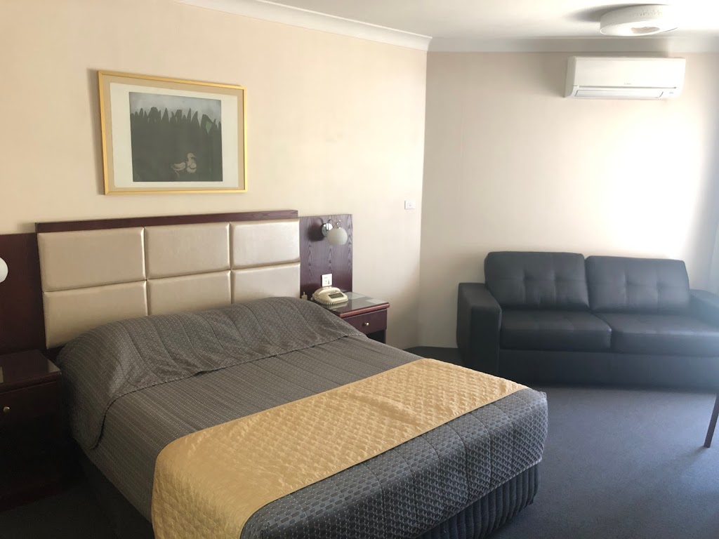 Charbonnier Hotel Singleton (4 Star Accommodation) | lodging | 44 Maitland Rd, Singleton NSW 2330, Australia | 0265722333 OR +61 2 6572 2333