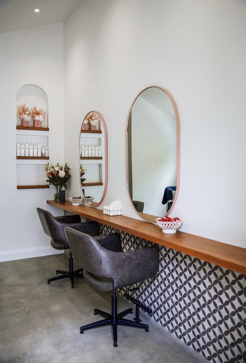 SLJ Hair Studio | 29 Emerald St, Hamilton North NSW 2292, Australia | Phone: 0421 822 078