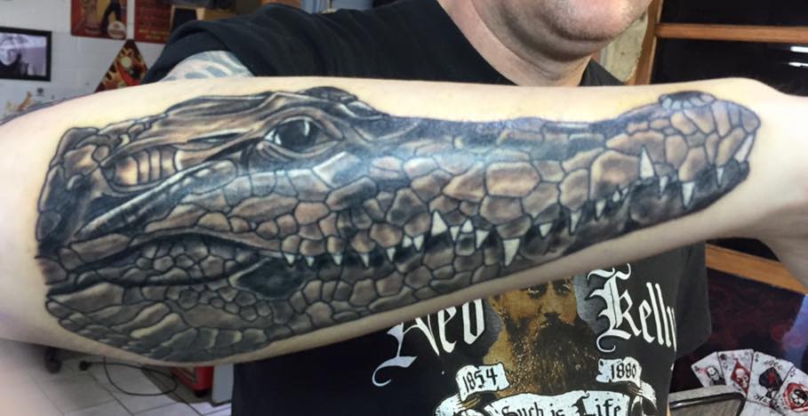 Deepndark Knives and Tattoos | 10/56 Langford Ave, Langford WA 6147, Australia | Phone: 0422 276 829