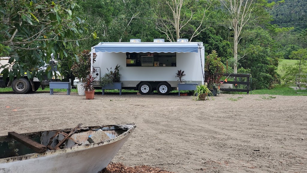 Paradise Snack Shack | 1131 Yakapari Seaforth Rd, Mount Jukes QLD 4740, Australia | Phone: 0400 062 055